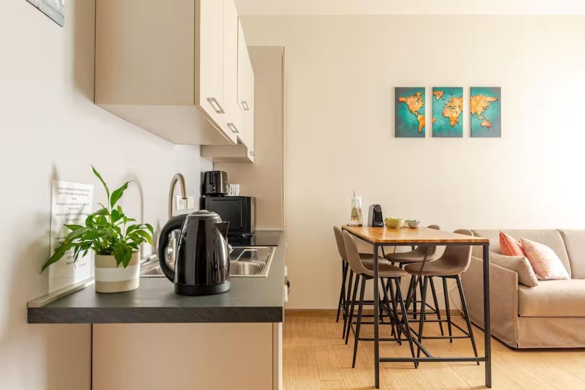 Apartment Luminoso Art Gallery